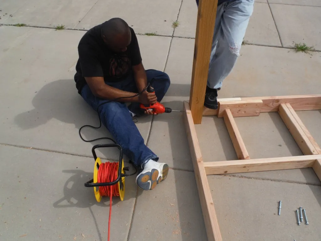 Putting the main legs on the Robot Arena